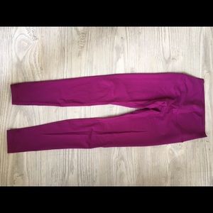 Never worn Wunder Under High Rise Lululemon Size 8